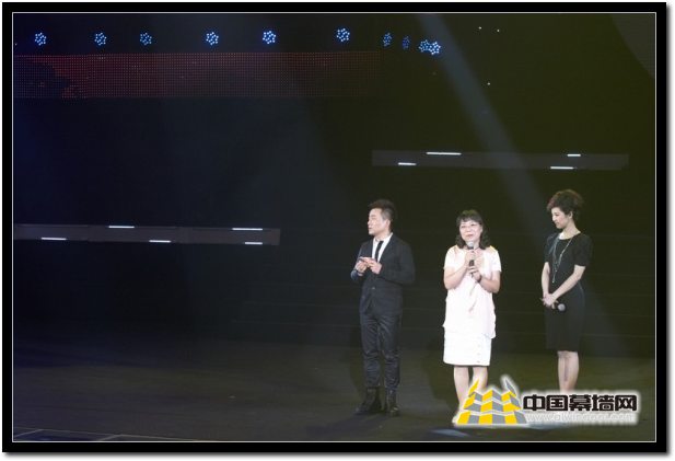  父子同场竞技，传承故事感动全场