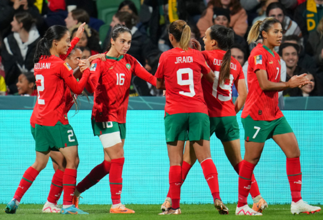  黑马逆袭淘汰卫冕冠军，爆冷震撼足坛