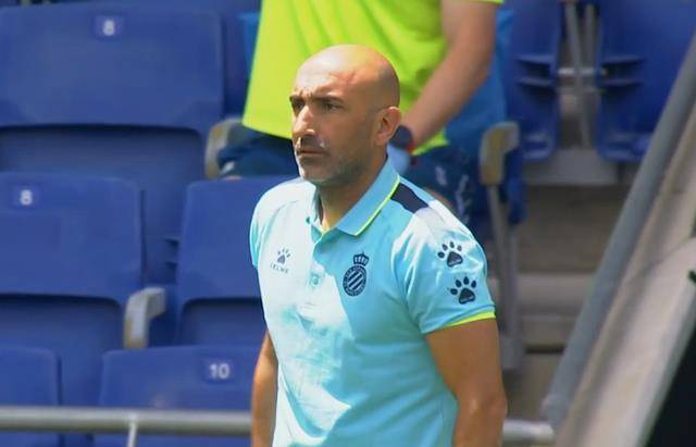  莱巴金娜发球上网战术制霸赛场