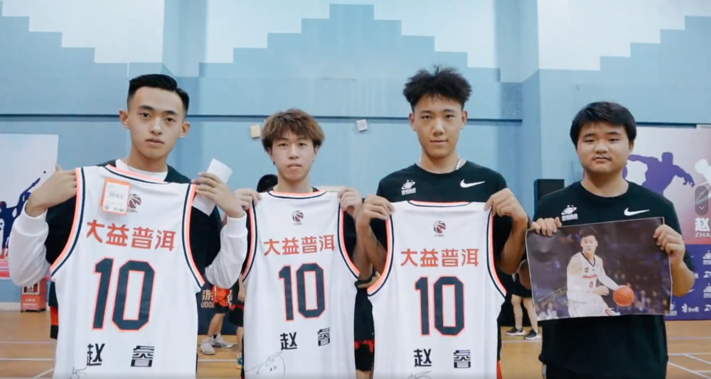  山东高速全员皆兵，团队篮球击溃广东队