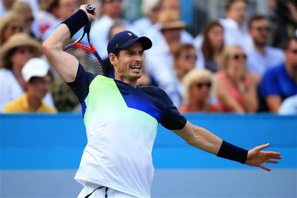  穆雷温网复出首胜感动全场观众