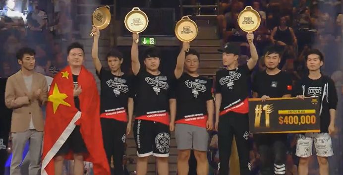  电竞天才少年首夺世界冠军宝座